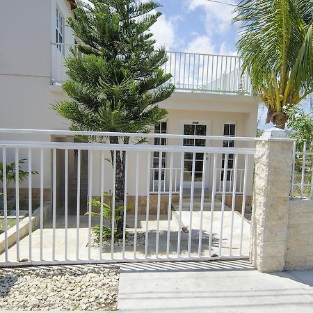 Caribbean Inn And Suites St. John's Екстериор снимка