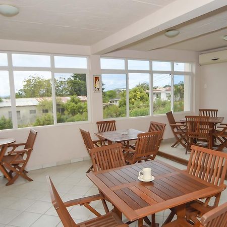 Caribbean Inn And Suites St. John's Екстериор снимка