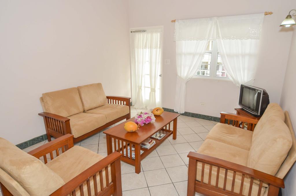 Caribbean Inn And Suites St. John's Стая снимка