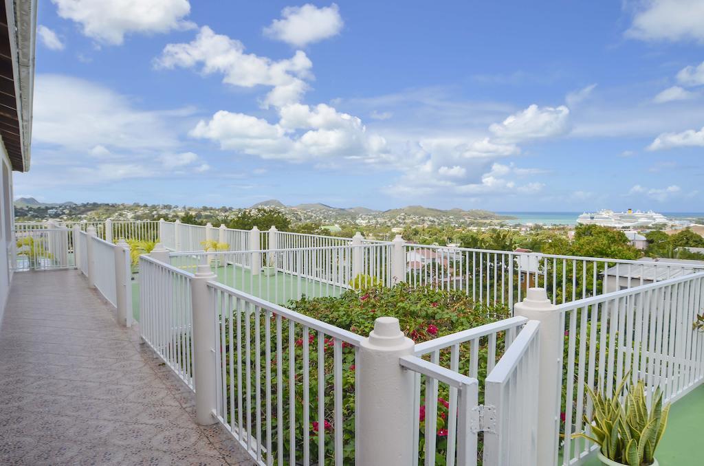 Caribbean Inn And Suites St. John's Стая снимка